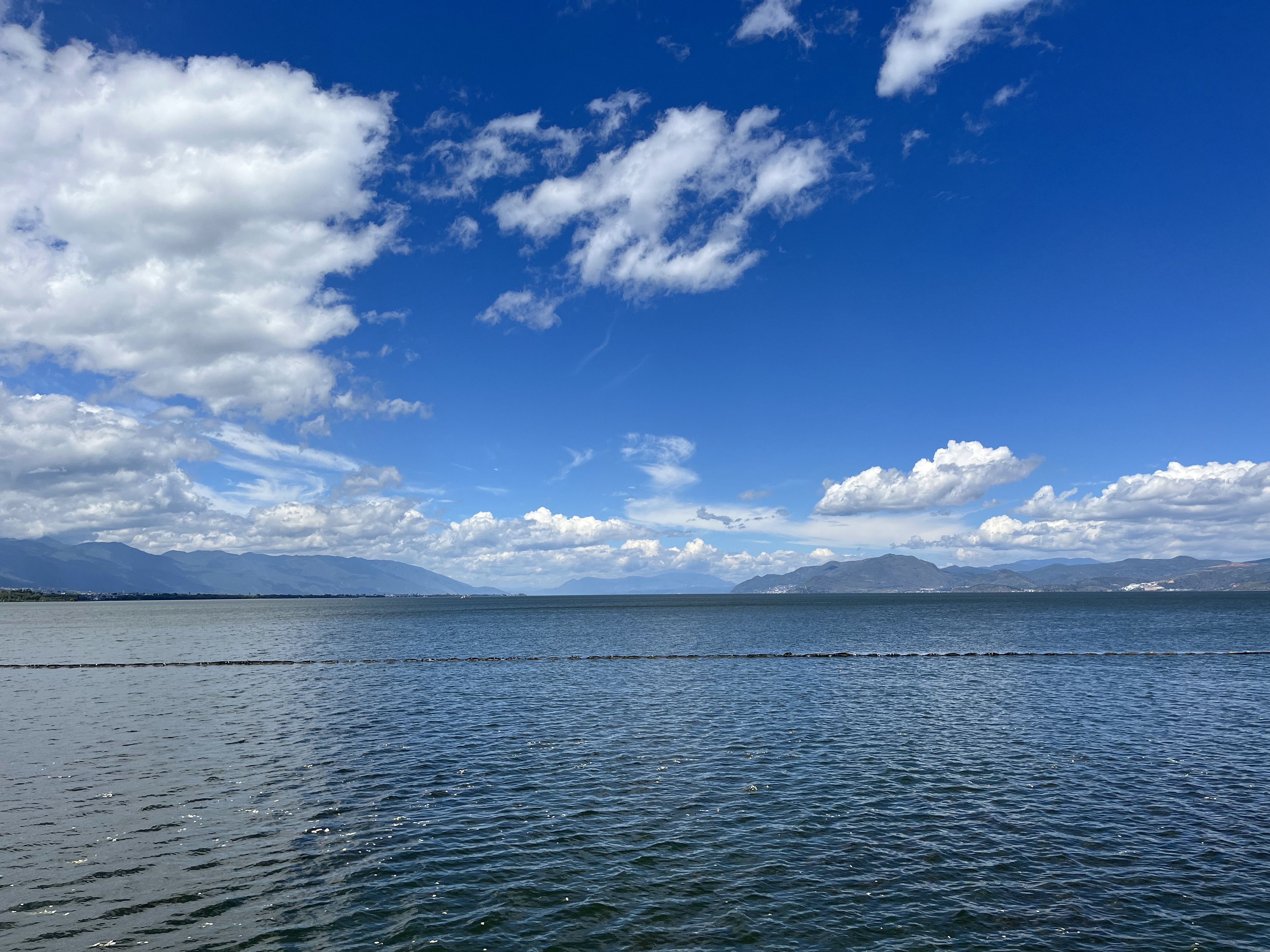洱海湖景 — Wikimedia Commons 精选